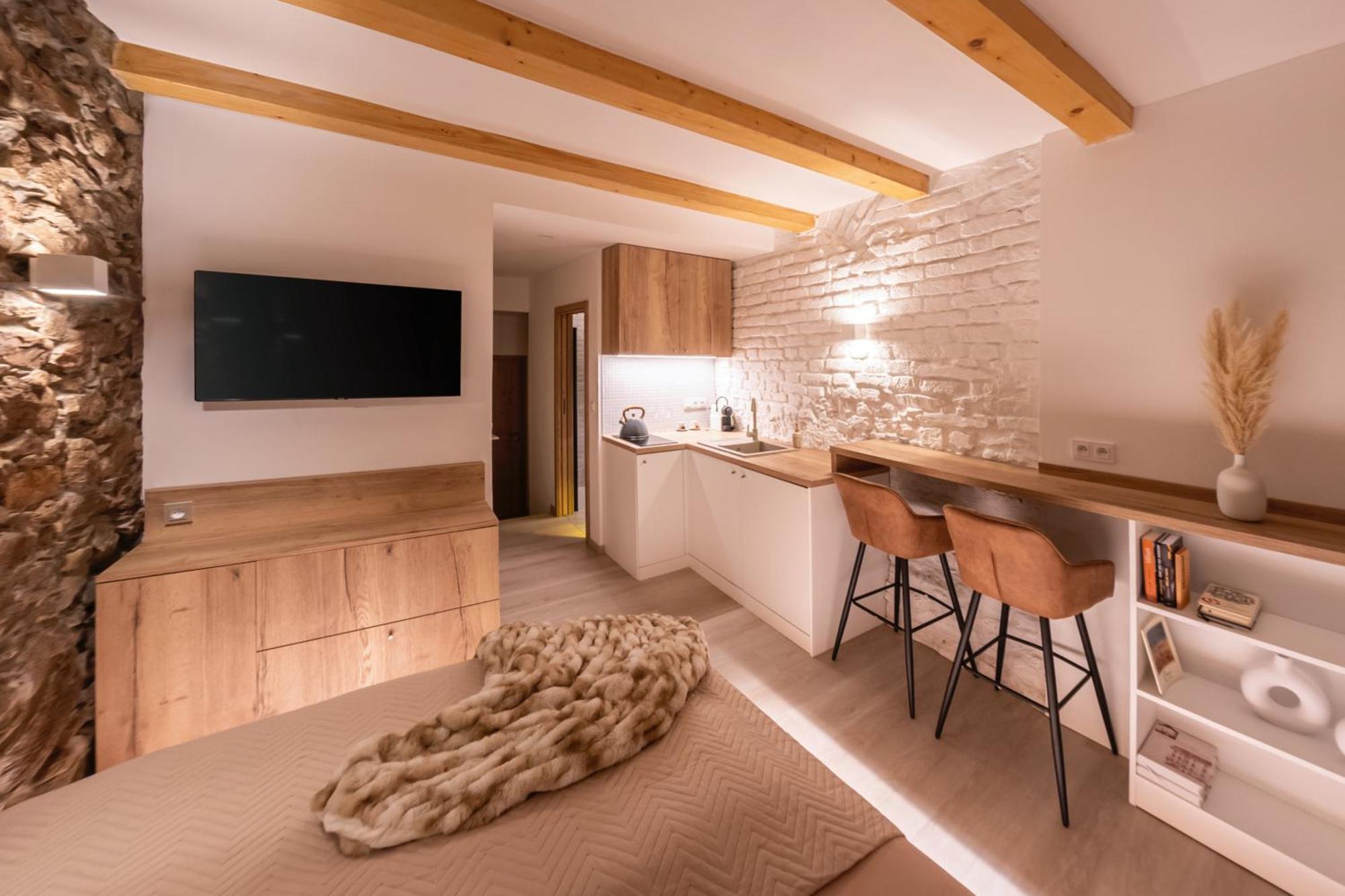 אולומוץ White Wolf Boutique Apartments מראה חיצוני תמונה