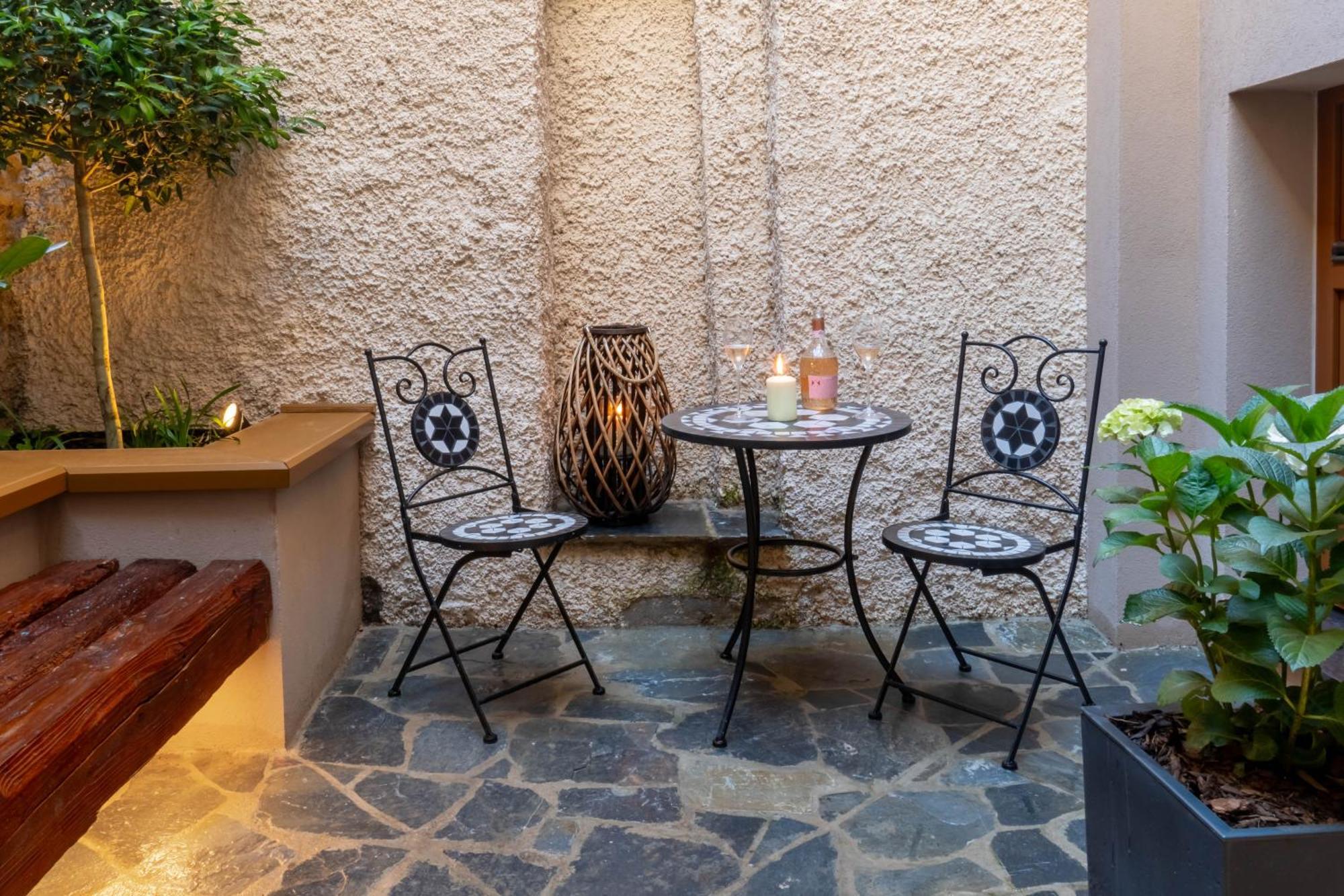 אולומוץ White Wolf Boutique Apartments מראה חיצוני תמונה